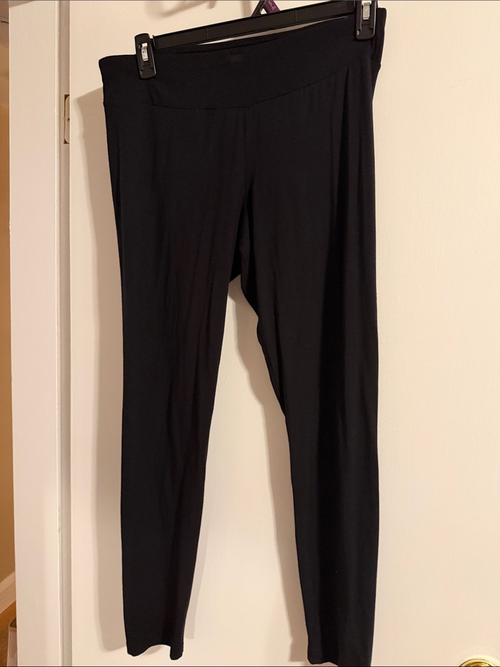 Black Women's Stretch Leggings new size large Time and Tru